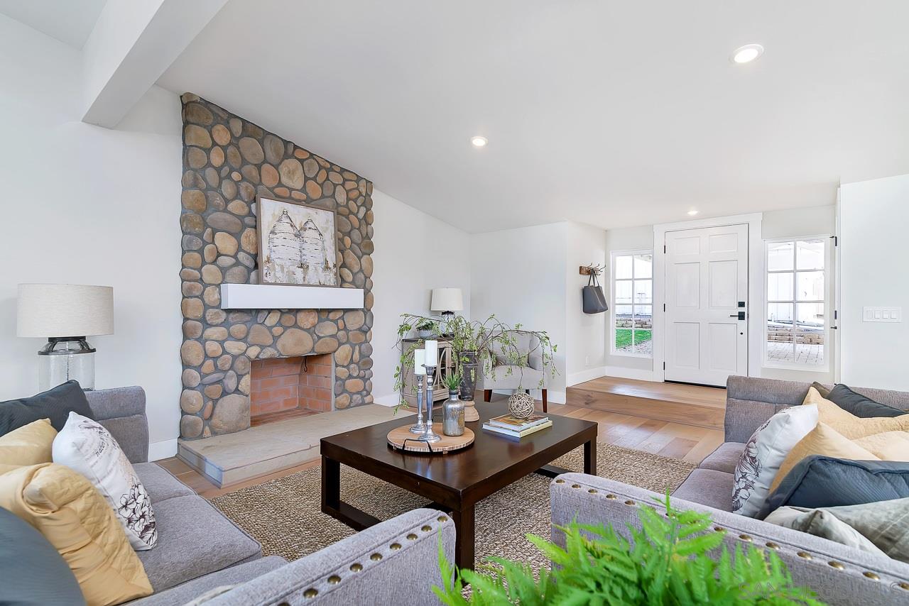 1375 Hygeia Avenue Encinitas, CA 92024 - Photo 9 of 25