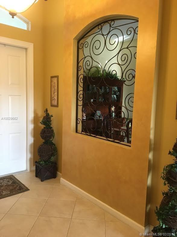 Encantada Pembroke Pines, FL 33029 - Photo 5 of 33