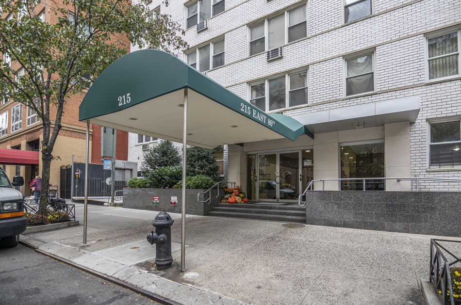 215 E 80th St, Manhattan, NY 10075 - Photo 3 of 4