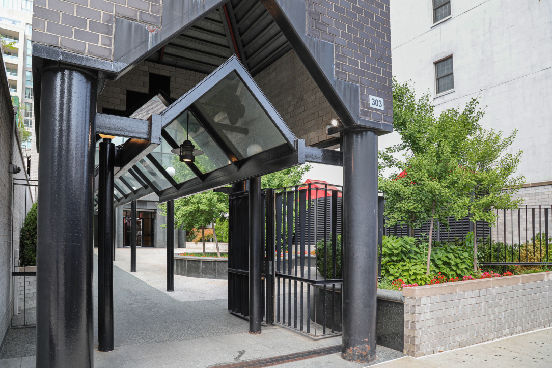 303 E 60th St, Manhattan, NY 10022 - Photo 3 of 3