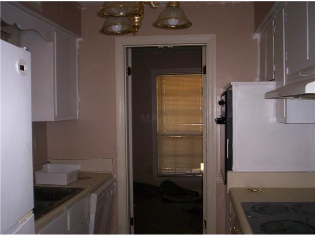 3963 Luther Road Bartlett, TN 38135 - Photo 4 of 8 Room off kitchen can be an office. The kitchen is a eat-in kitchen.