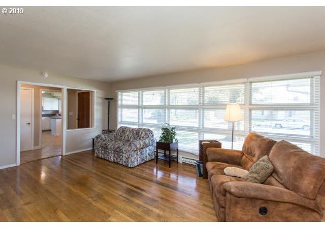 1306 Filbert Street Forest Grove, OR 97116 - Photo 5 of 16 Gallery Image 5