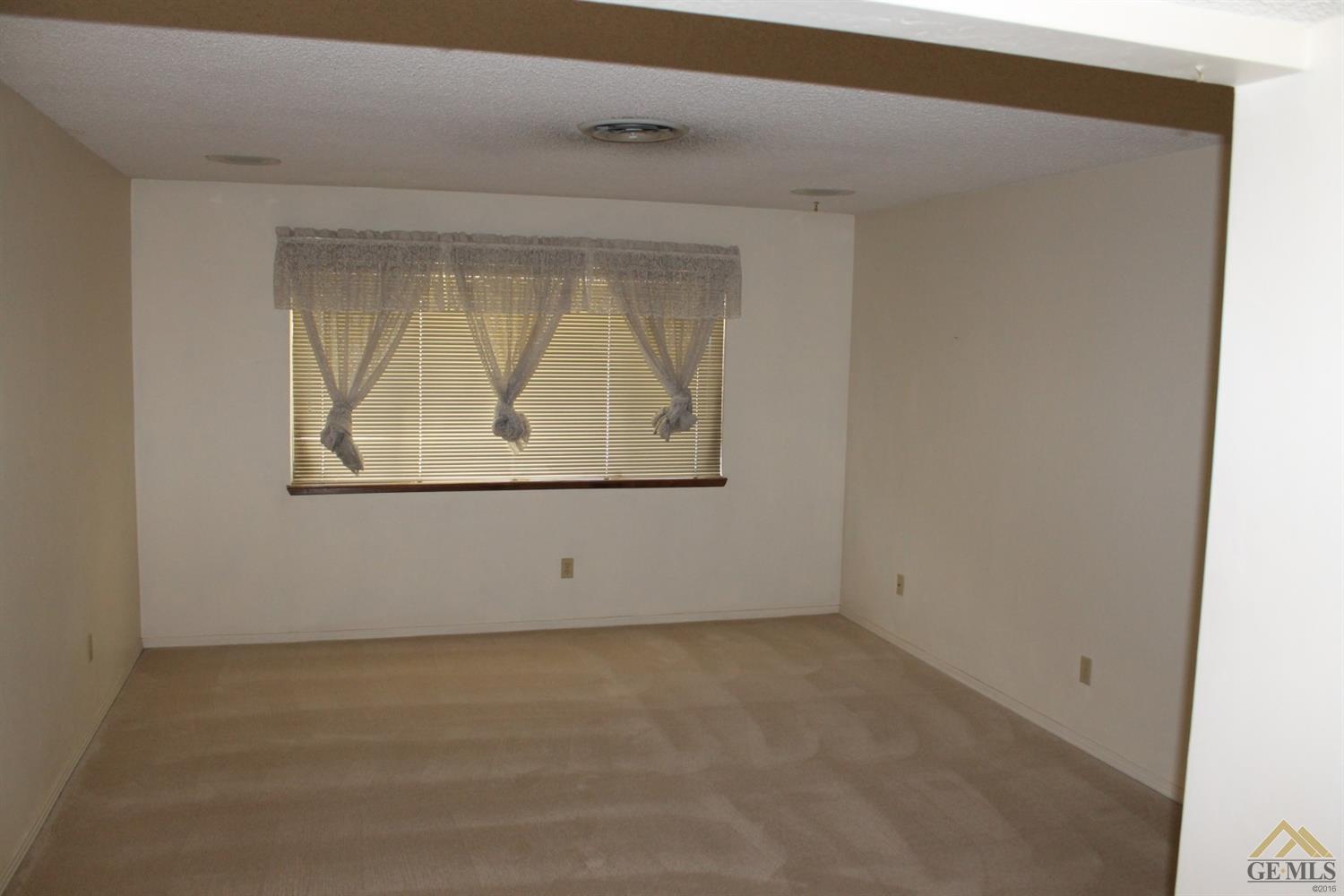 2300 Westminster Drive Bakersfield, CA 93309 - Photo 6 of 17