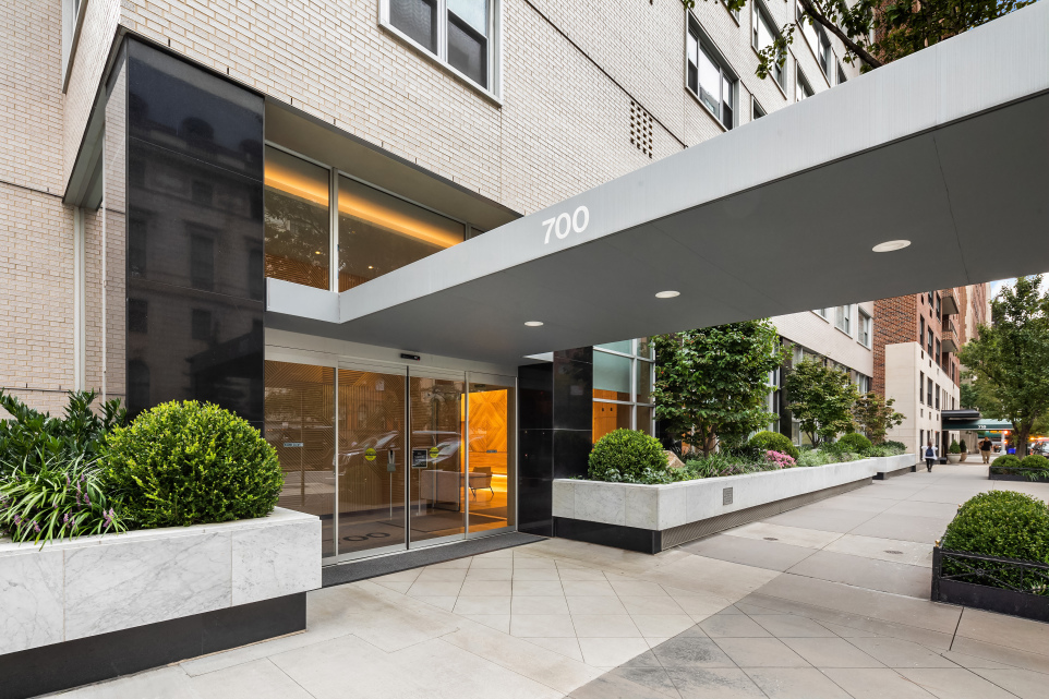 700 Park Avenue, Unit 3B Manhattan, NY 10021 - Photo 17 of 18