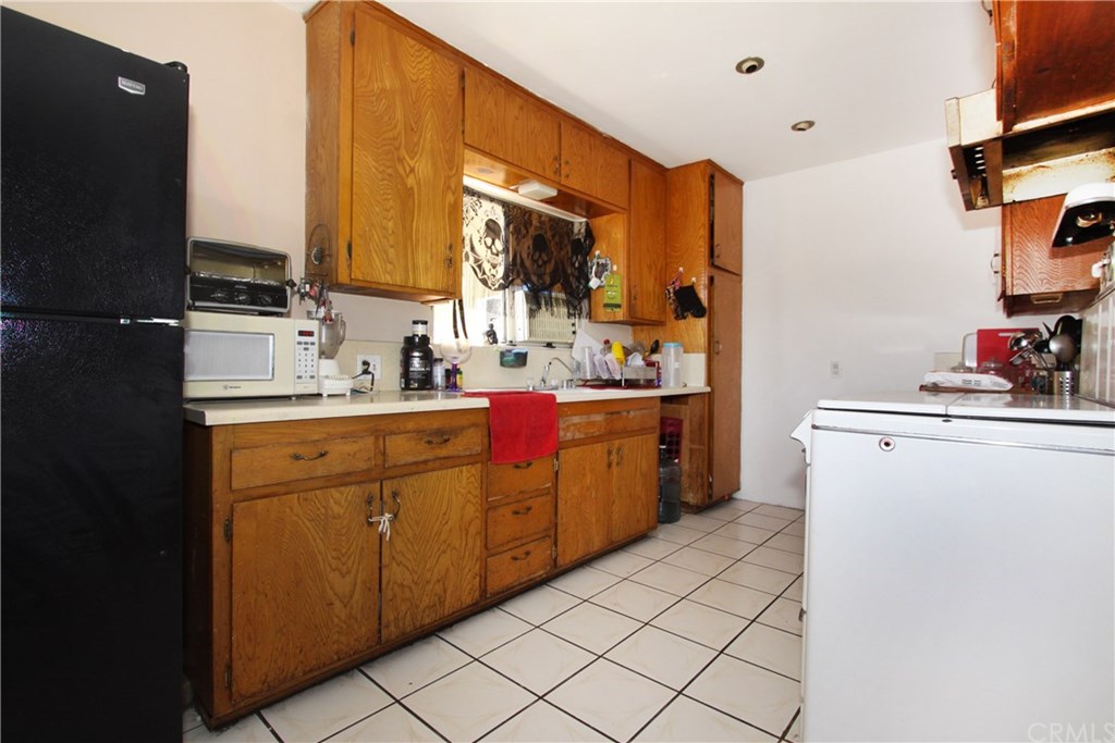 5337 Raphael Street Los Angeles, CA 90042 - Photo 24 of 29 Second Unit ~ Kitchen