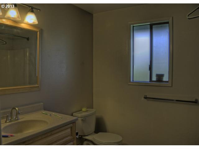 460 Southwest 121st Place Portland, OR 97225 - Photo 9 of 13 Gallery Image 9