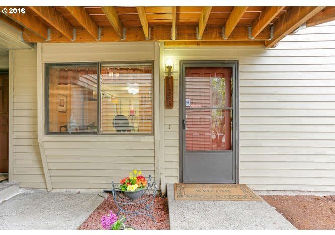 14828 Southwest 109th Avenue Tigard, OR 97224 - Photo 3 of 31
