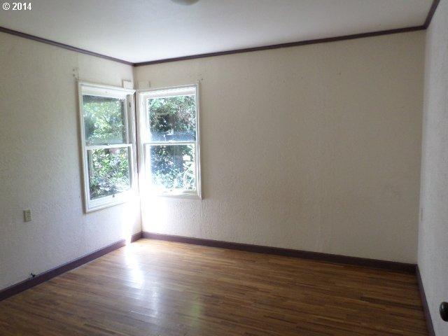 1385 Southwest Taylors Ferry Road Portland, OR 97219 - Photo 5 of 15 Gallery Image 5