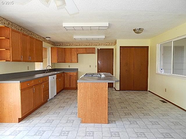 21 Northeast Hughes Road Carson, WA 98610 - Photo 6 of 16 Gallery Image 6
