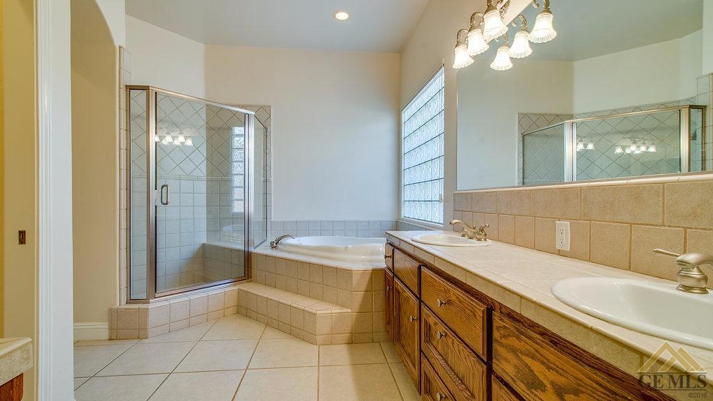 10207 Skiles Drive Bakersfield, CA 93311 - Photo 31 of 34