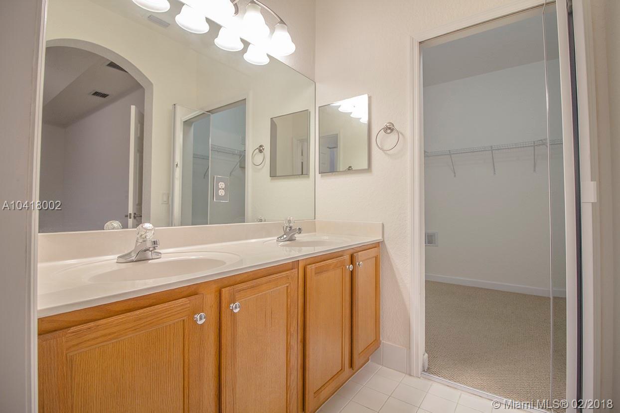 8635 Northwest 112th Path Doral, FL 33178 - Photo 20 of 29