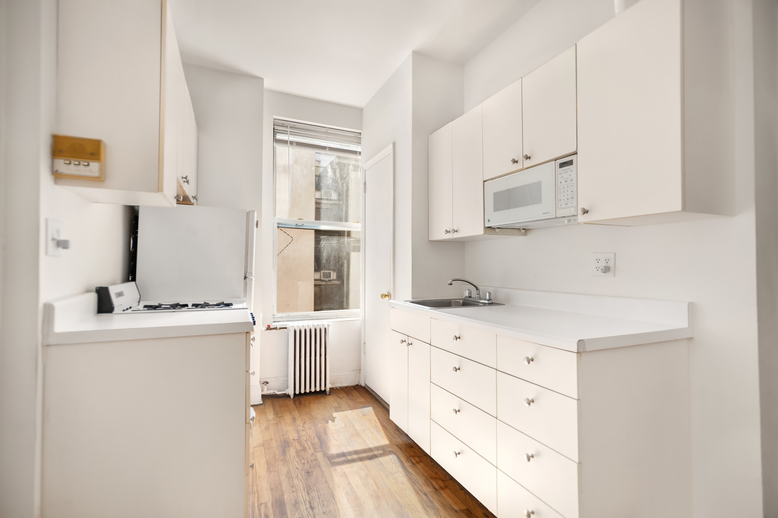 150 Sullivan Street, Unit 19 Manhattan, NY 10012 - Photo 2 of 5