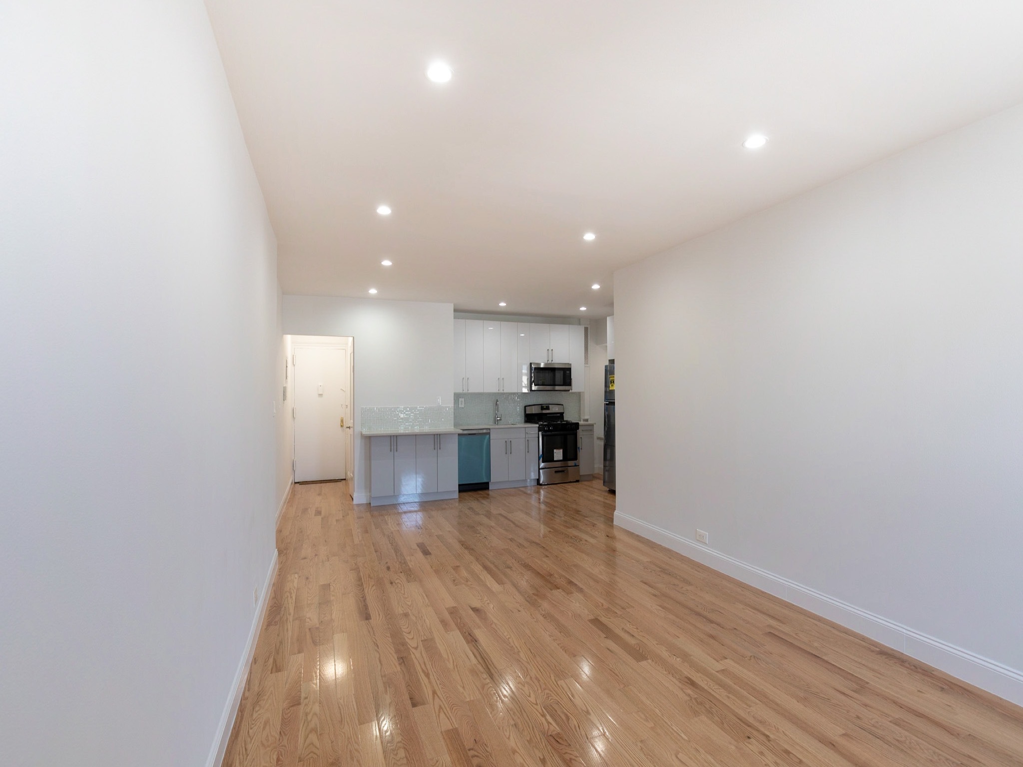 160 Beach 117th Street, Unit 1K Queens, NY 11694 - Photo 3 of 11