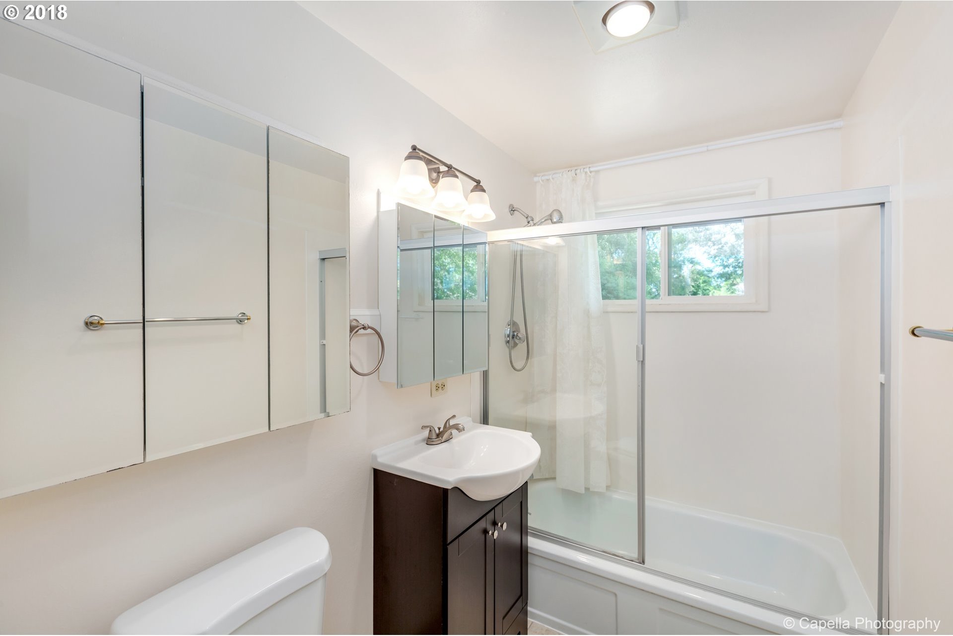 11855 Southwest 9th Street Beaverton, OR 97005 - Photo 12 of 29 Gallery Image 12