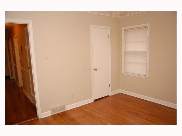 4590 East Dearing Road Memphis, TN 38117 - Photo 3 of 10 Gallery Image 3