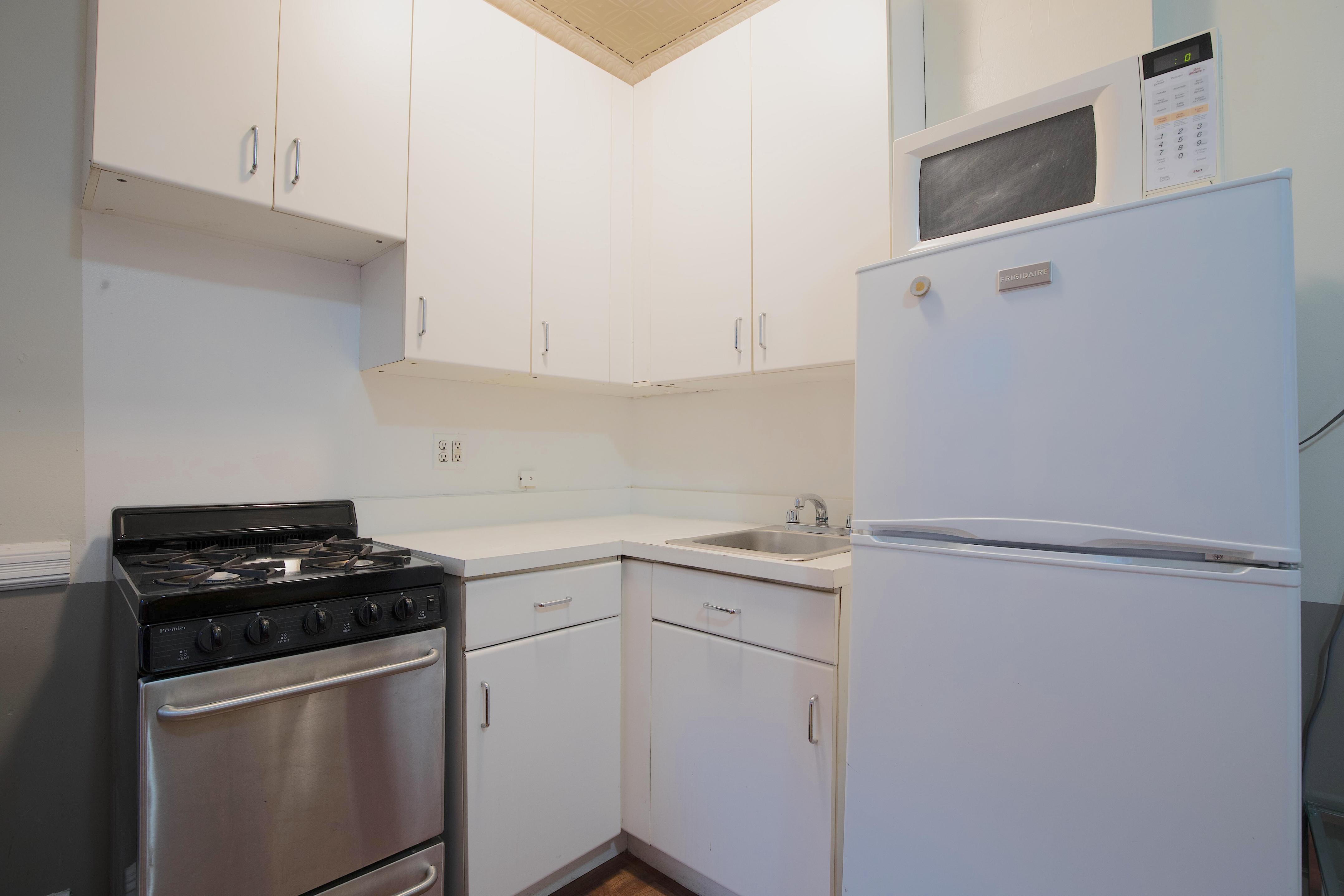 39 Christopher Street, Unit 2B Manhattan, NY 10014 - Photo 3 of 6