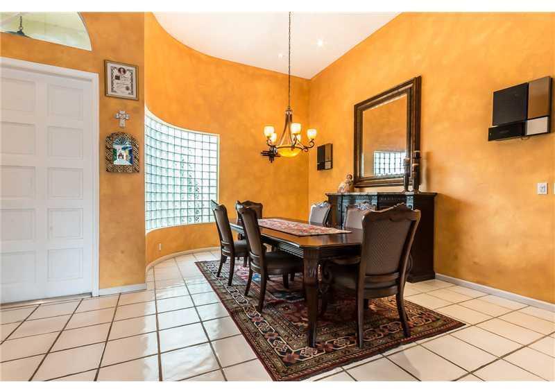 Silver Lakes Pembroke Pines, FL 33029 - Photo 4 of 26