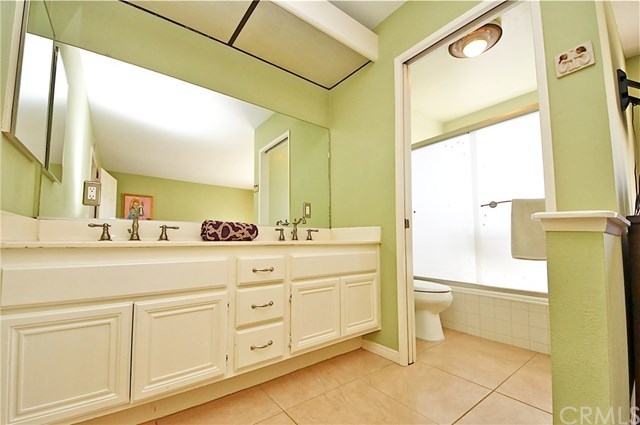 1208 Mayflower Avenue, Unit C Monrovia, CA 91016 - Photo 35 of 47 Heating lamp