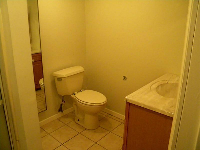 905 Limecrest Road Pittsburgh, PA 15221 - Photo 20 of 24 Gallery Image 20