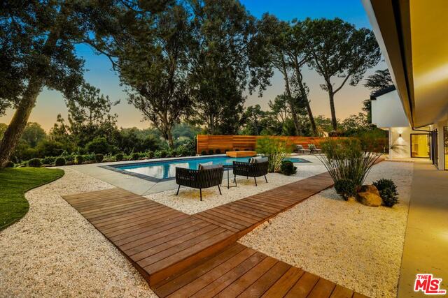 2501 Roscomare Road Los Angeles, CA 90077 - Photo 8 of 43