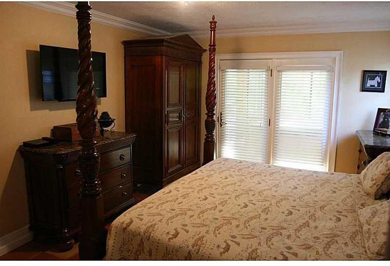 5811 Southwest 195th Terrace Southwest Ranches, FL 33332 - Photo 12 of 35
