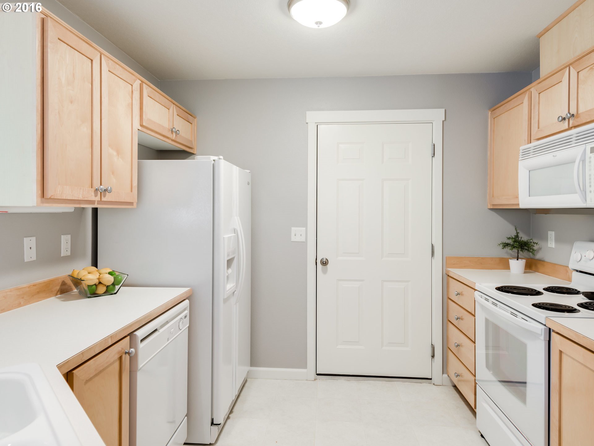 14705 Southwest Sandhill Loop, Unit 102 Beaverton, OR 97007 - Photo 9 of 20 Gallery Image 9