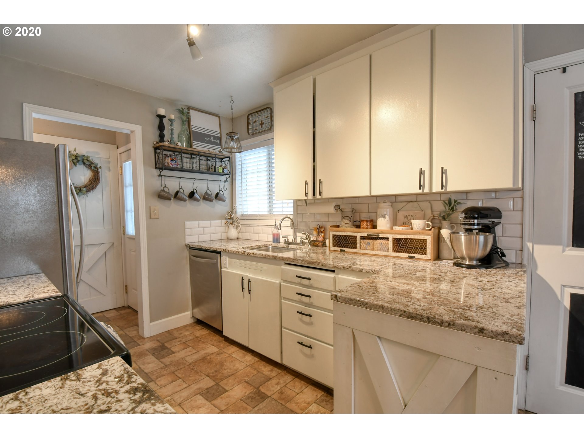 3127 Southwest Isaac Avenue Pendleton, OR 97801 - Photo 14 of 32
