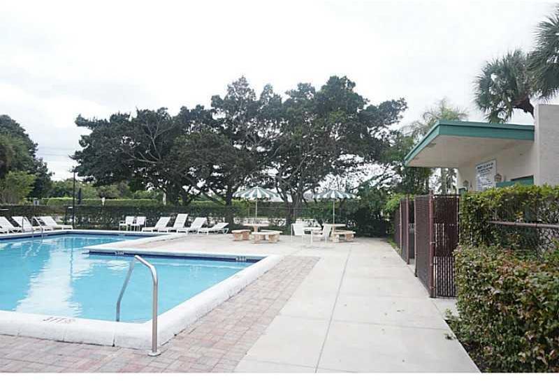 603 Racquet Club Road, Unit 2 Weston, FL 33326 - Photo 28 of 31