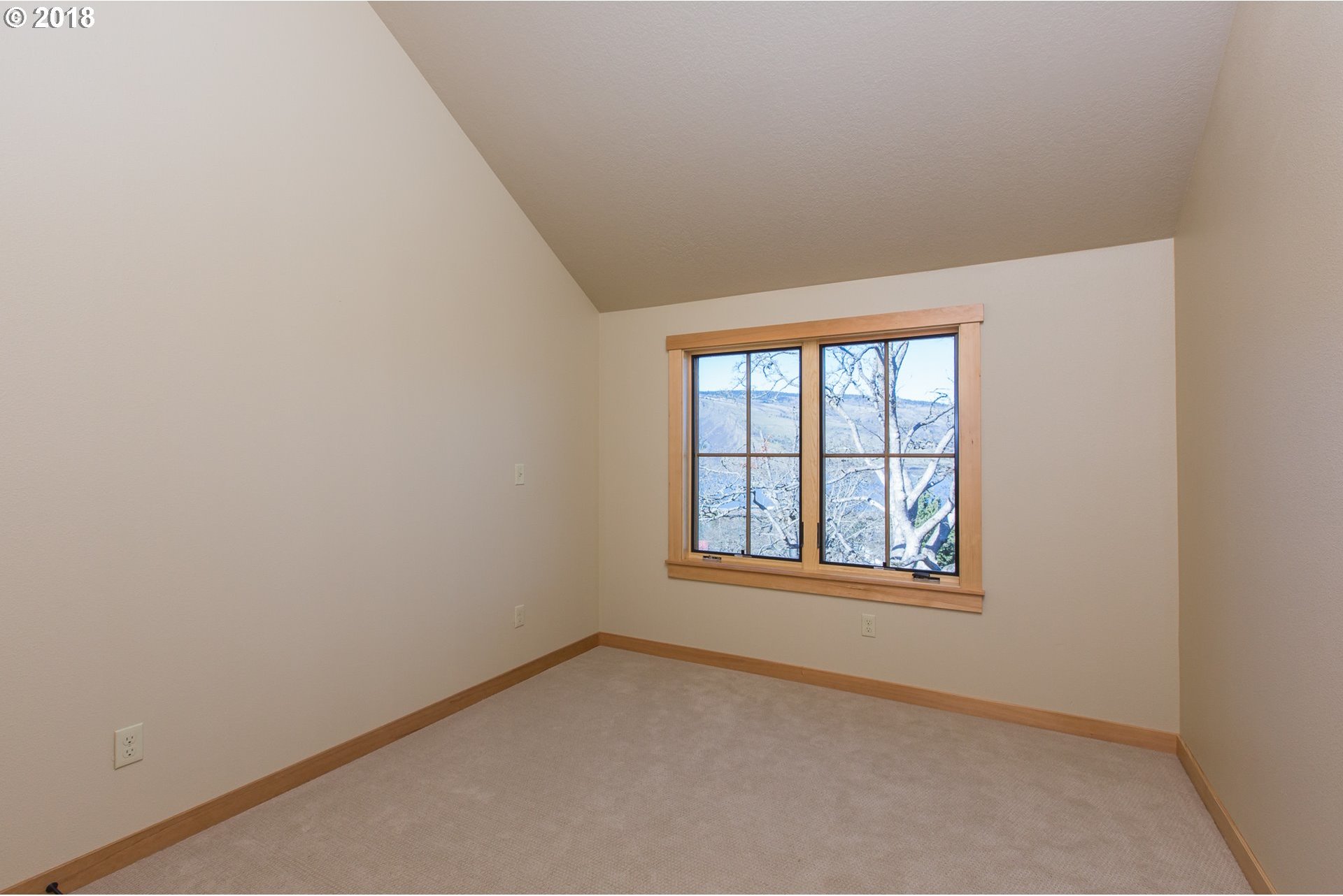 945 Fifth Avenue Mosier, OR 97040 - Photo 9 of 32 Gallery Image 9