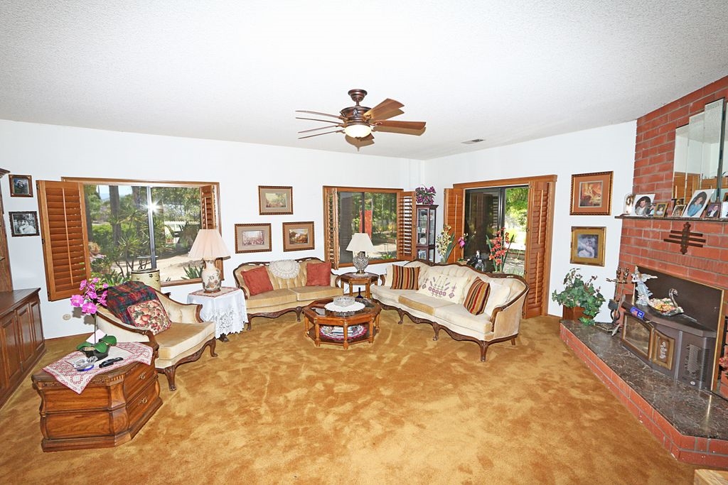 3209 Yucca Terrace Fallbrook, CA 92028 - Photo 6 of 21 Gallery Image 6