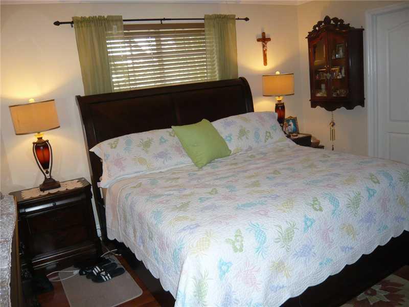 9894 Southwest 159th Path Miami, FL 33196 - Photo 15 of 21 Gallery Image 15
