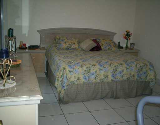 14944 Southwest 38th Terrace Miami, FL 33185 - Photo 5 of 7