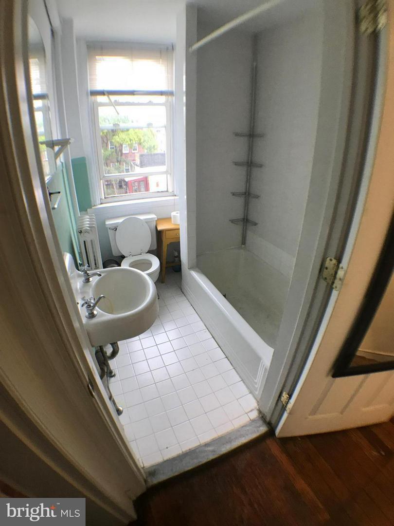 414 Constitution Avenue Northeast Washington, DC 20002 - Photo 6 of 8