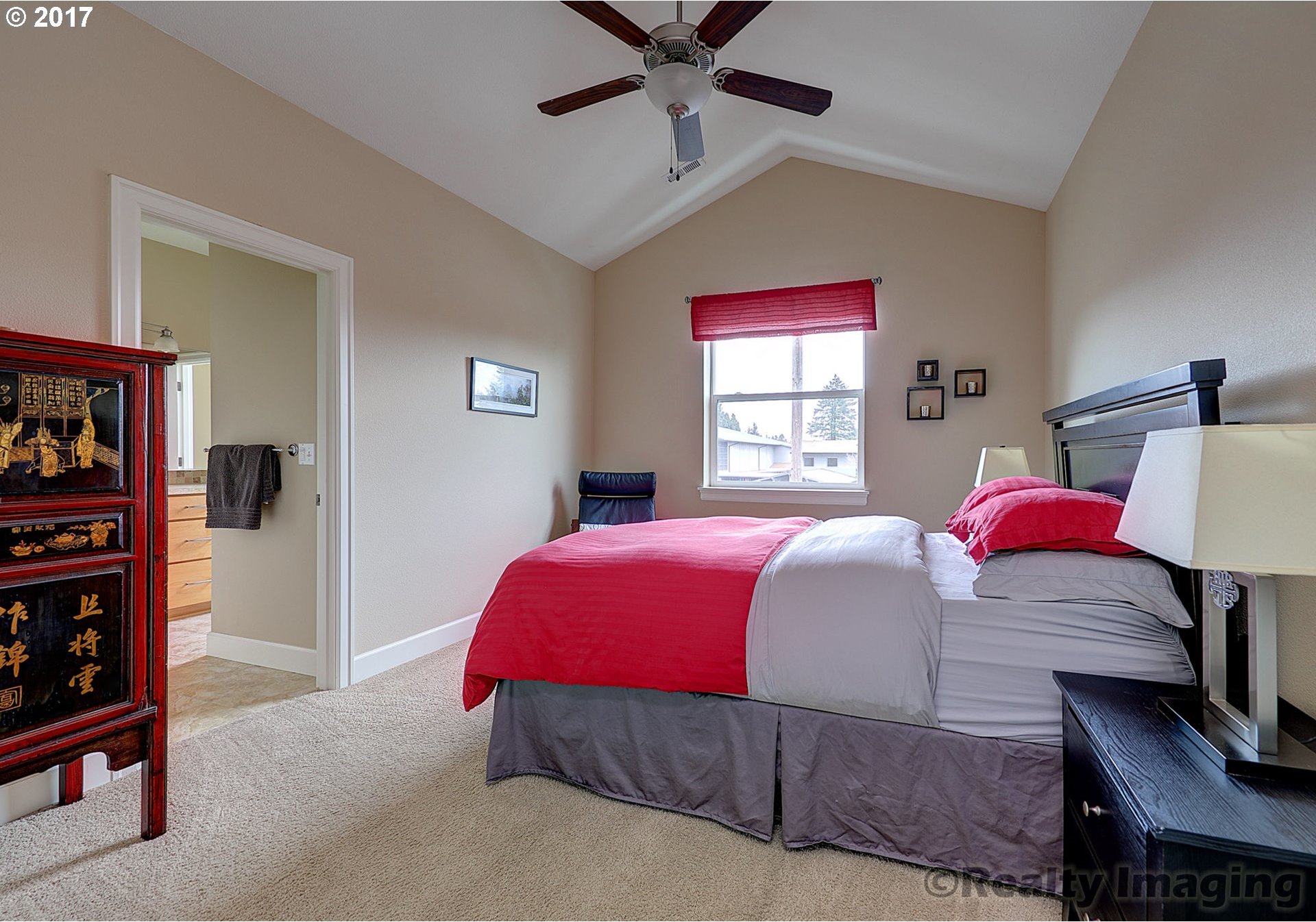 6658 Southwest 23rd Place Portland, OR 97219 - Photo 13 of 15