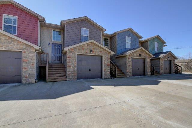 992 South Ash Ridge Drive, Unit B Clarksville, TN 37042 - Photo 1 of 27