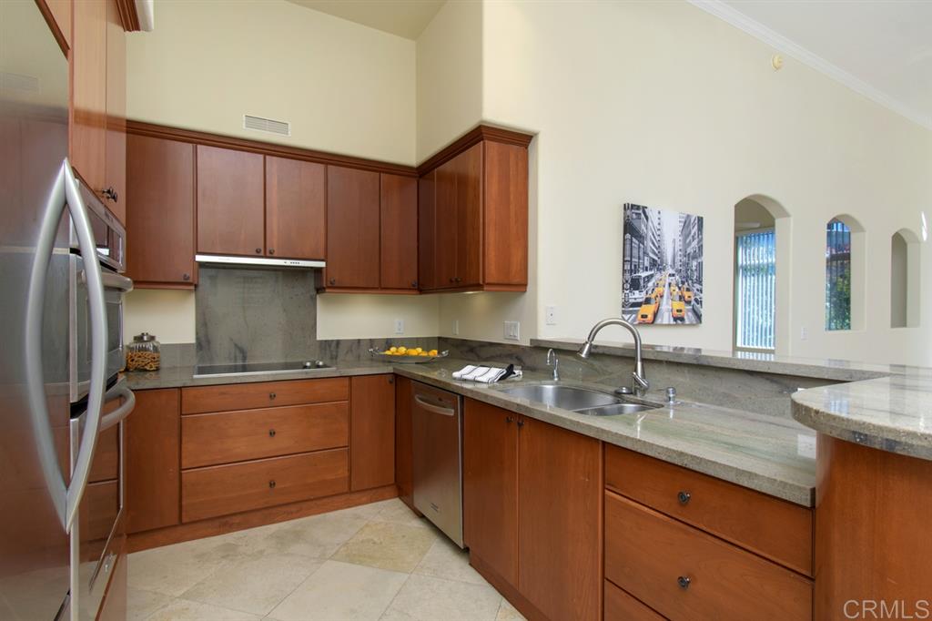 9245 Regents Road, Unit M408 La Jolla, CA 92037 - Photo 1 of 25
