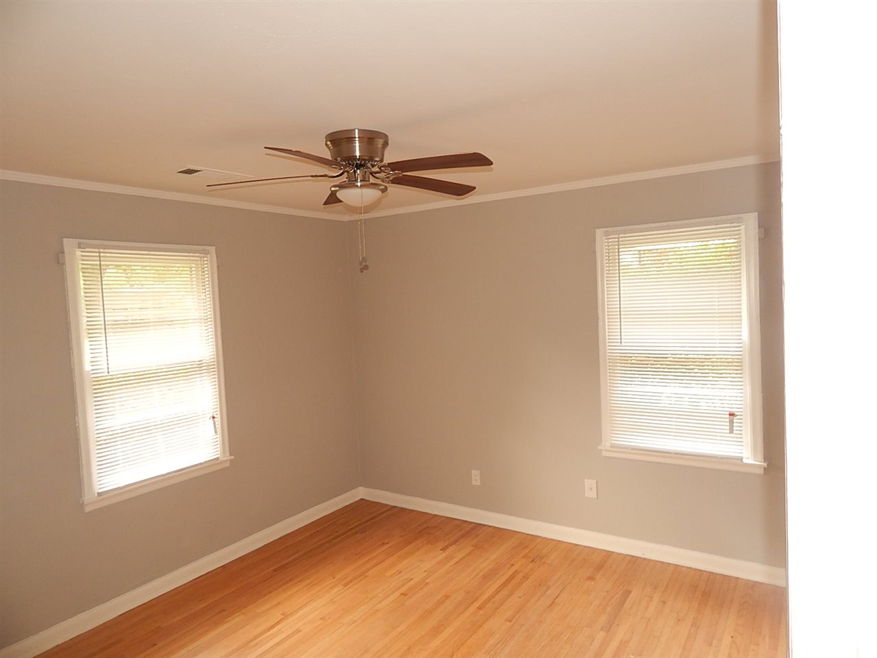 4586 Monaco Road Memphis, TN 38117 - Photo 4 of 15