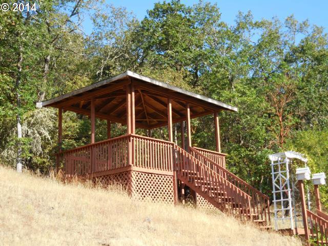 4098 Hooker Road Roseburg, OR 97470 - Photo 10 of 16 Gallery Image 10