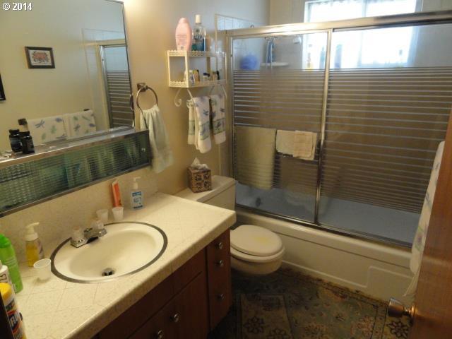 1260 Randolph Road Woodburn, OR 97071 - Photo 4 of 16 Gallery Image 4