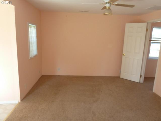 335 Fir Vista Road Sutherlin, OR 97479 - Photo 8 of 13