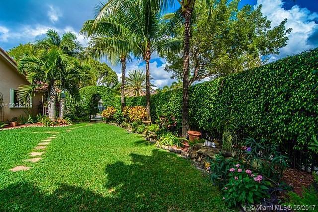 762 Crescent Way Weston, FL 33326 - Photo 7 of 34