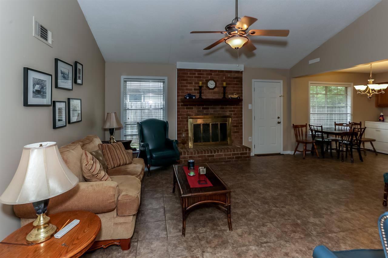 6539 Honeybrook Road Memphis, TN 38134 - Photo 14 of 25 Spacious, warm and inviting great room flaunting a cozy fireplace, perfect for those cold winter nights.