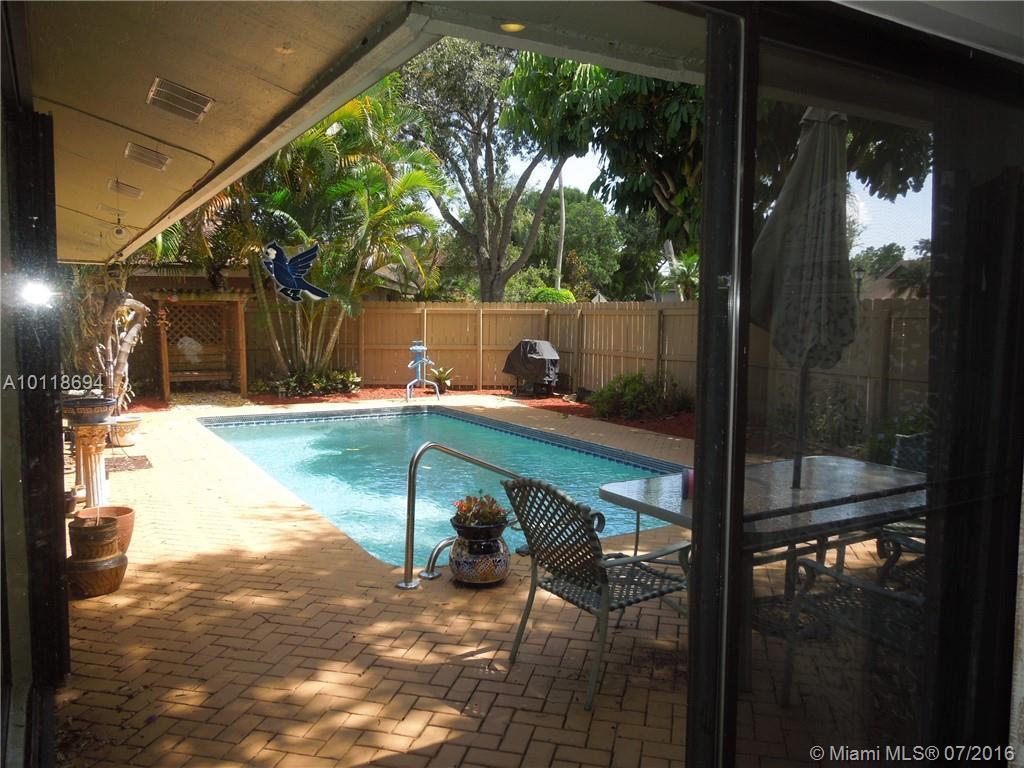 134 Greens Road Hollywood, FL 33021 - Photo 19 of 28 Gallery Image 19