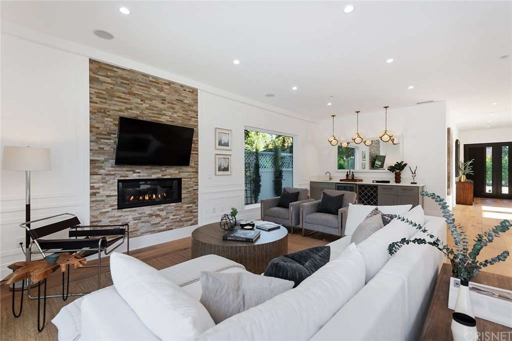 4537 Ben Avenue Studio City, CA 91607 - Photo 13 of 50