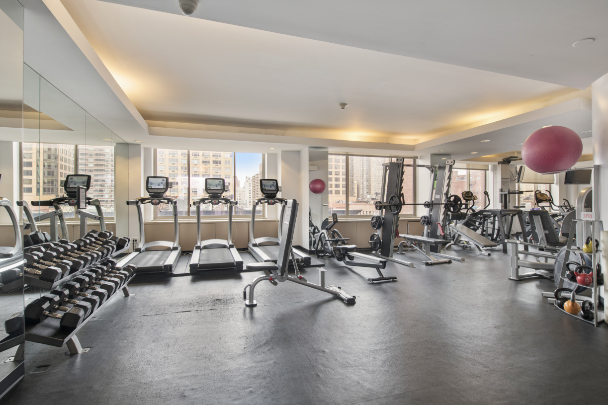 Wellington Tower 350 E 82nd St, Manhattan, NY 10028 - Photo 9 of 9