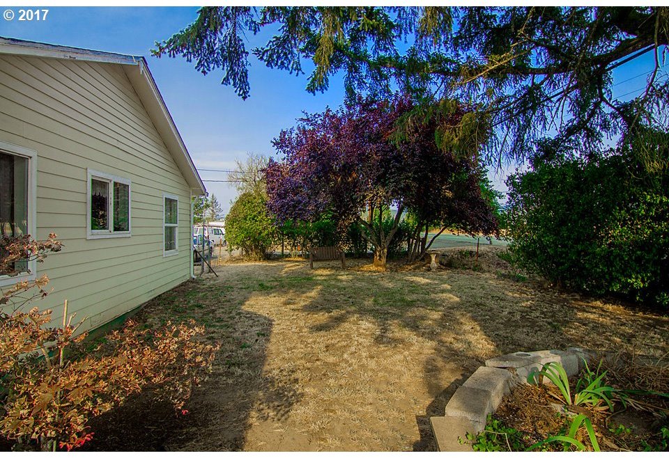 4550 Nonpareil Road Sutherlin, OR 97479 - Photo 15 of 18
