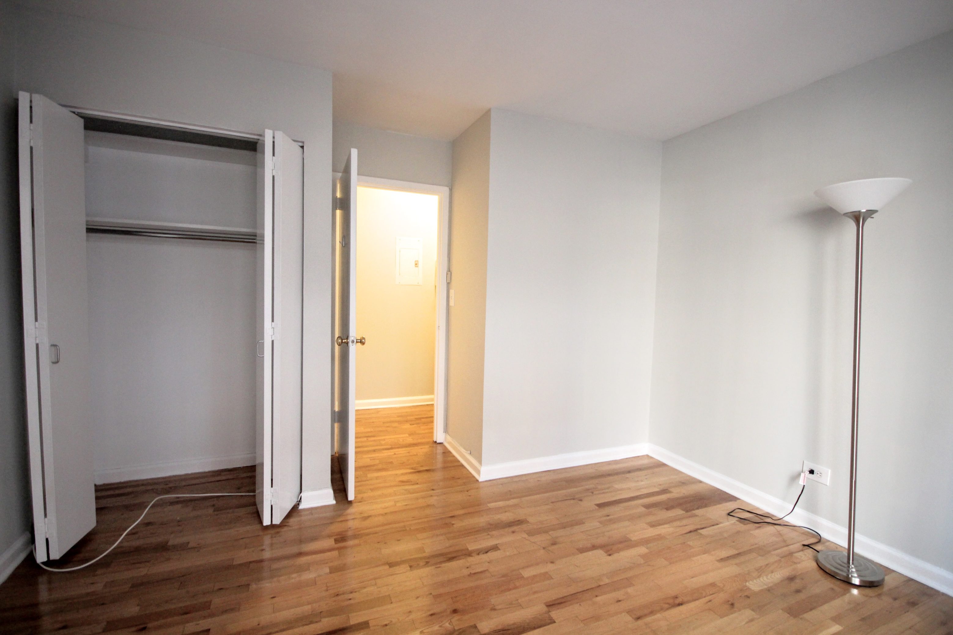 255 West 51st Street, Unit 4B Manhattan, NY 10019 - Photo 3 of 4
