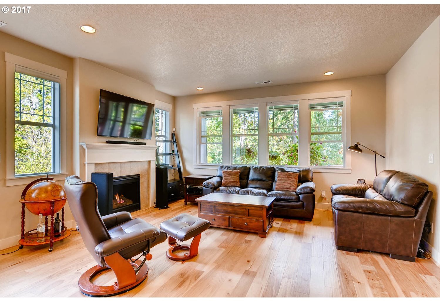 14360 Southwest Weir Road Beaverton, OR 97008 - Photo 8 of 28 Gallery Image 8