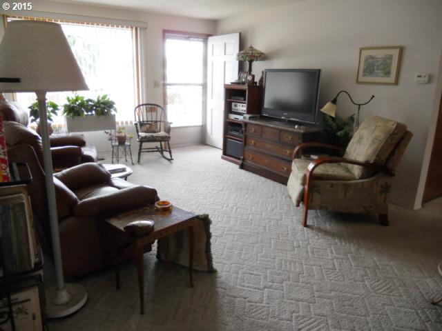 1099 Princeton Road Woodburn, OR 97071 - Photo 6 of 15 Gallery Image 6