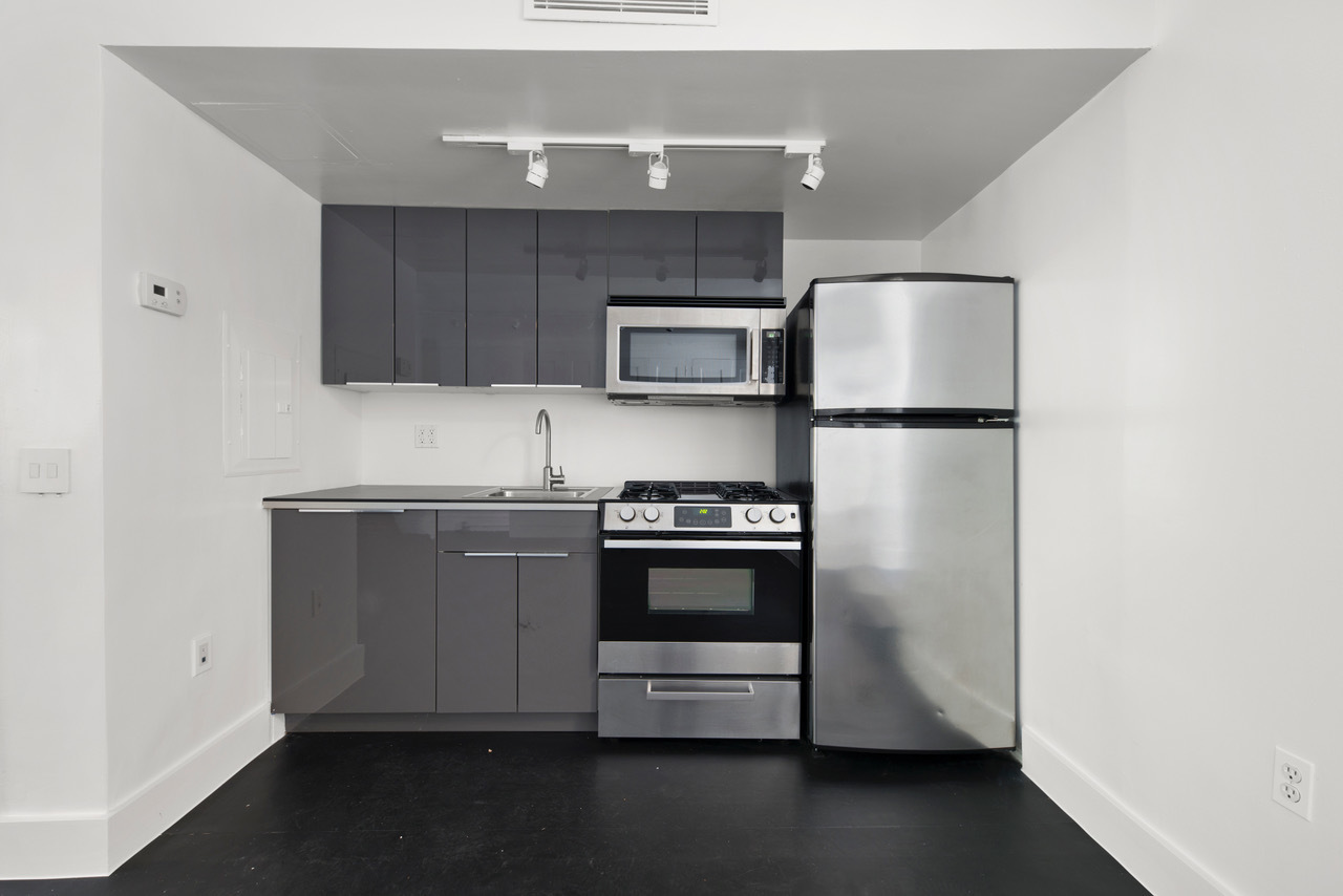 30 Jane Street, Unit 1 Manhattan, NY 10014 - Photo 3 of 6